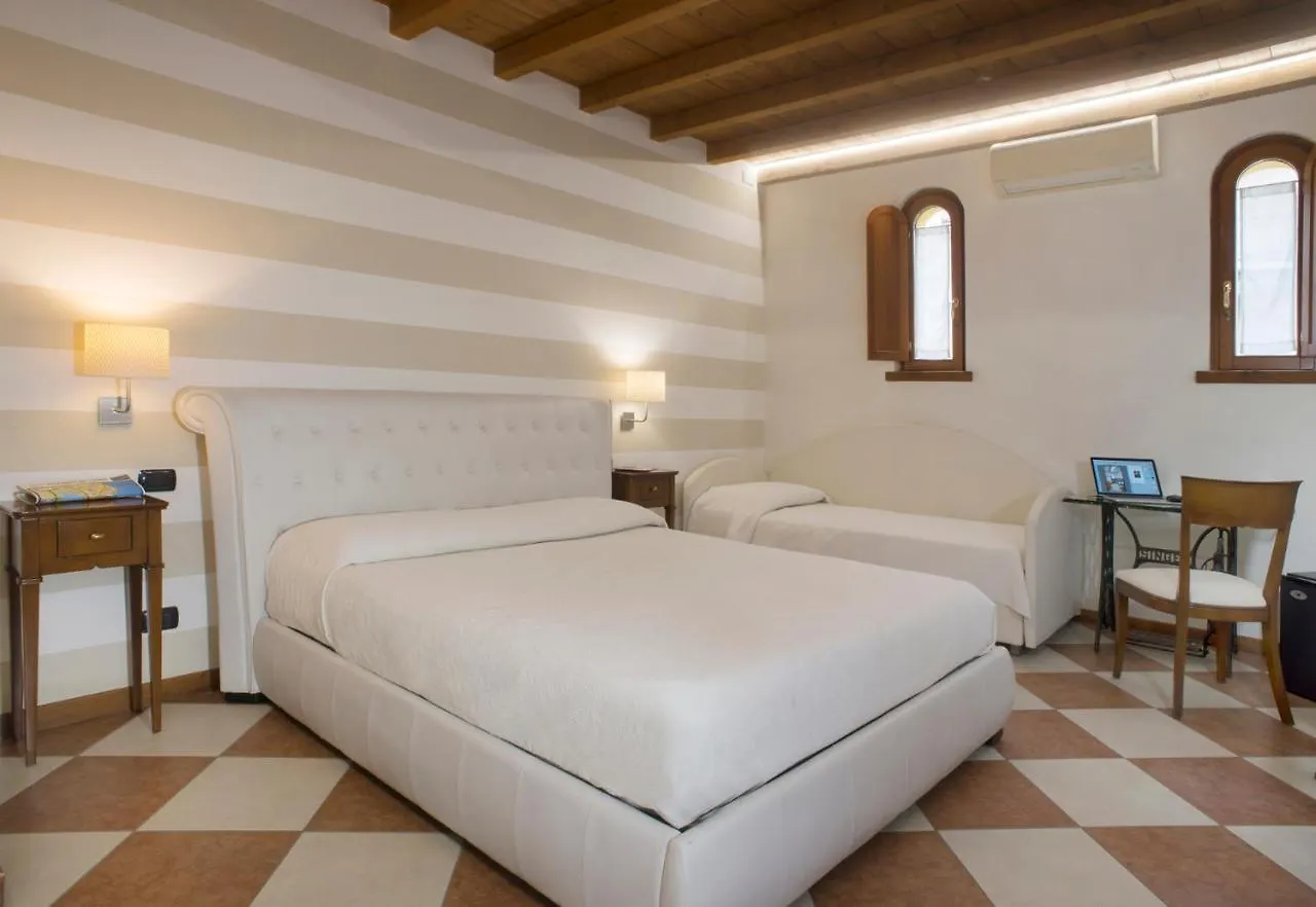 Bed and Breakfast Relais Sweet Days Peschiera del Garda Bed & Breakfast