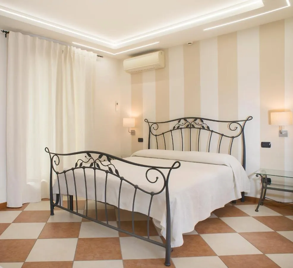 Bed and Breakfast Relais Sweet Days Peschiera del Garda Bed & Breakfast