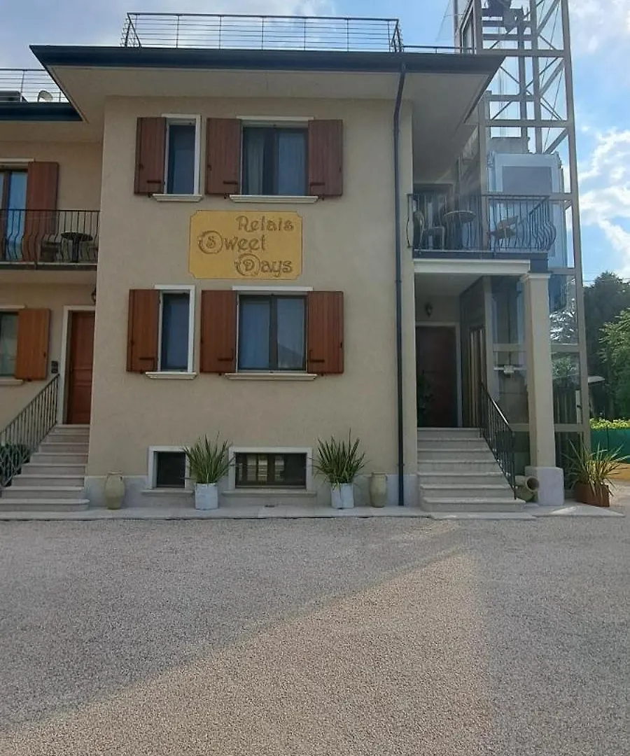 Bed and Breakfast Relais Sweet Days Peschiera del Garda
